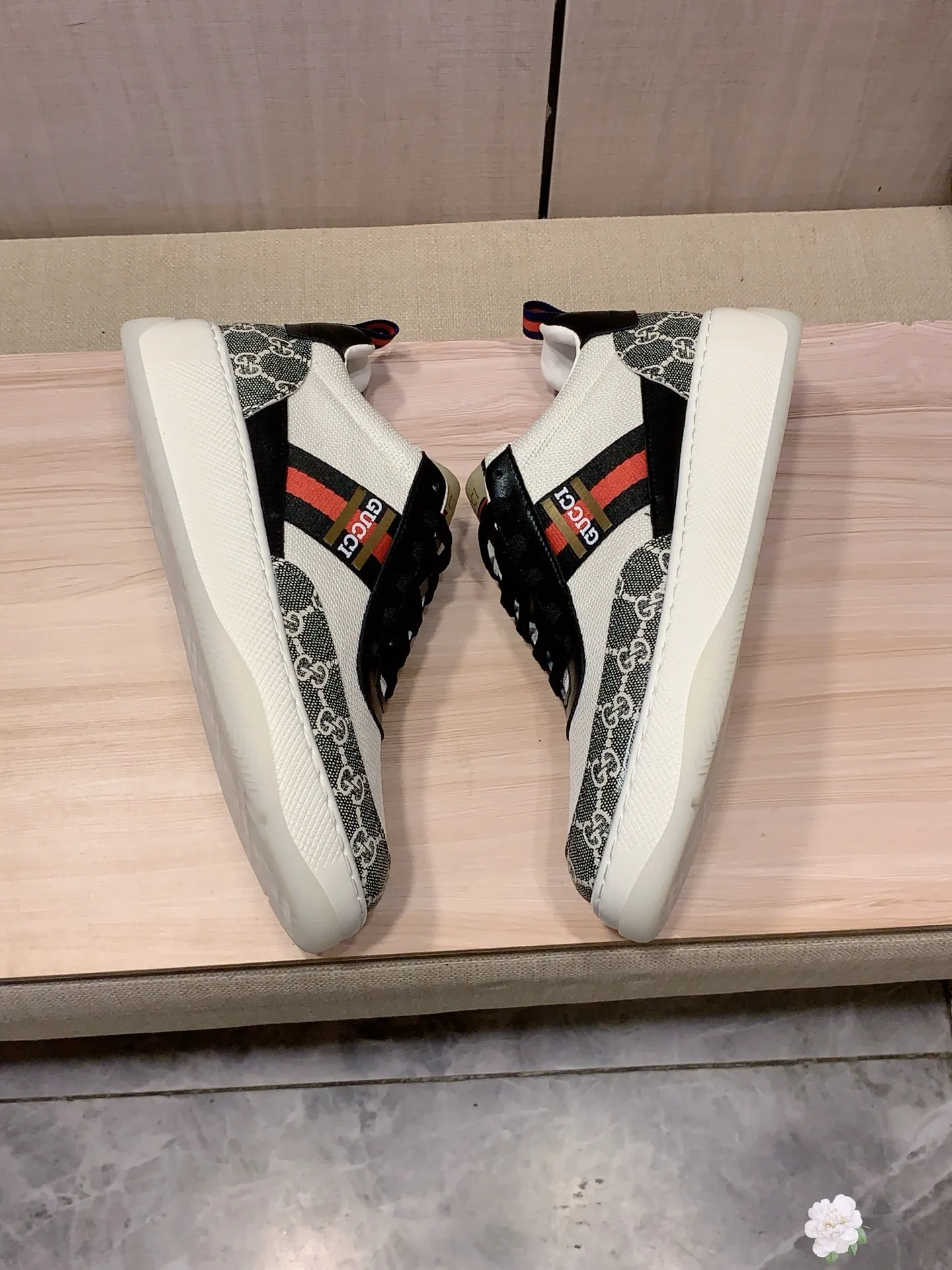 Men's Men's Shoes💰442💰💰🎩🎩[Lightning][Lightning] "Gucci*" The latest and most popular casual shoes, top brand [seduce] luxury~purchase, top~quality. [Strong] The upper is made of imported breathable cowhide with material ➕ breathable sheepskin lining (•) and fine workmanship. The original stylish and stylish soft rubber wear-resistant and non-slip outsole is light and comfortable on the feet. The real thing looks better when photographed in person. No. 143: Code: 38-44, 45 can be customized, 4️⃣ colors are available